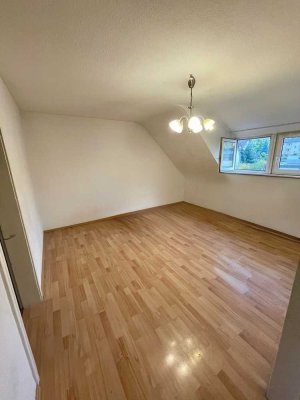 Helle 3-Zimmer Wohnung im 2. OG mit Balkon in Leinfelden-Echterdingen