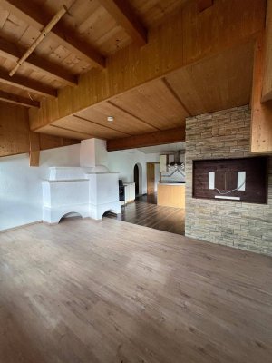 4-Zimmer Penthouse Wohnung mit Pool und Garten