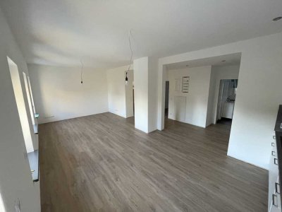 Zentrale, ruhige, neuwertige Wohnung mit EBK und E-Ladesäule