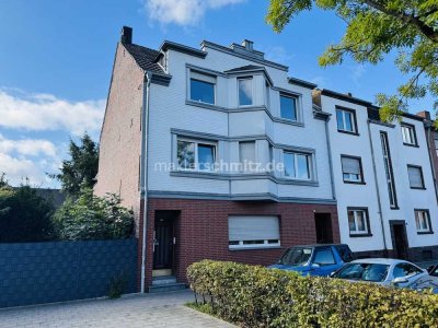 M'GLADBACH - VENN
HELLE 2-ZIMMER-DACHGESCHOSSWOHNUNG IN GEMÜTLICHER LAGE
