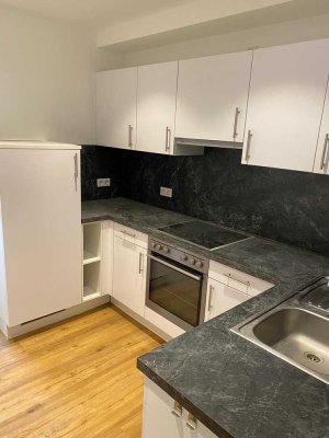Sanierte 1-Zimmer-Wohnung mit Balkon und EBK in Am Schützenrain, Groß Umstadt