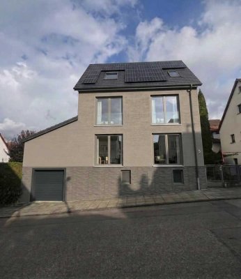 MIT ERWEITERUNGSPOTENTIAL  - SANIERUNGSBEDÜRFTIGES 1- BIS 3-FH IN S-WEILIMDORF
