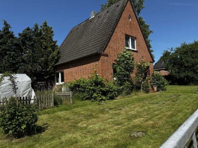 Sanieren oder Neubau, Sie haben die Wahl!
Vermietetes Einfamilienhaus mit Hauskoppel!
