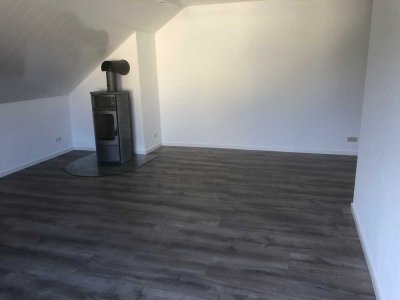 Gepflegte 4-Zimmer Dachgeschosswohnung in Leider