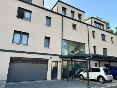 Stilvolle, neuwertige 2,5-Raum-Erdgeschosswohnung mit geh. Innenausstattung mit Balkon und EBK