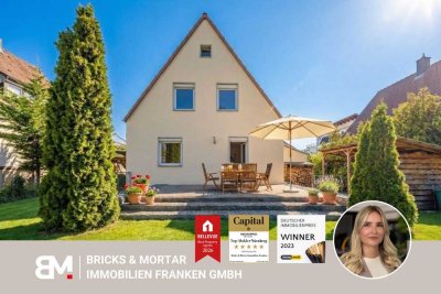 Helles Einfamilienhaus mit sonniger Terrasse 
& Gartenidylle