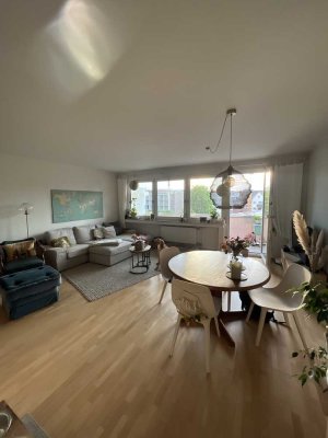 Exklusive 2-Zimmer-Wohnung mit Balkon und EBK in Köln Rodenkirchen