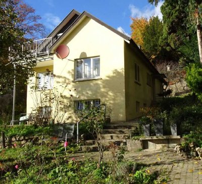 Freistehendes Zweifamiienhaus in bester Lage