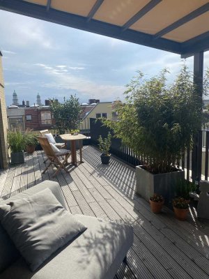 Helles, geräumiges Penthouse in Neubau Gartenhaus im Friedrichshain mit großer Dachterrasse