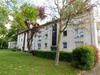 Ansprechende und praktische 2-Raum-Wohnung mit Wohnküche teilrenoviert in grüner Umgebung...
