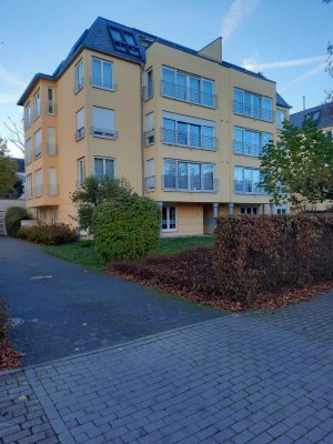 Luxuriöse 3,5-Zimmer-Wohnung im 2. OG mit Garage in Mülheim Mitte