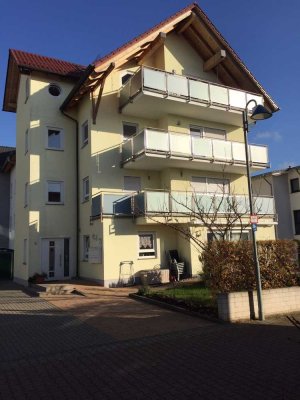 Stilvolle, gepflegte 4-Zimmerwohnung mit Balkon in Hattersheim am Main