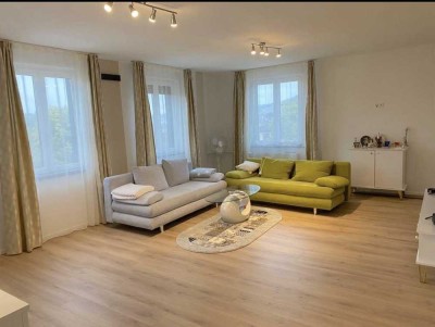 Sanierte Helle 3-Zimmer-Wohnung mit Einbauküche in Pforzheim
