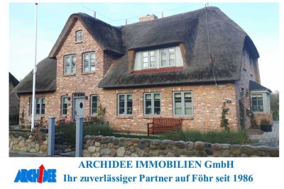 *Exklusive Reetdachhaushälfte zur Ferienvermietung in Nieblum*