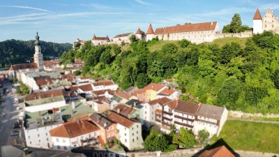 Historisches Wohnhaus mit Blick auf die Altstadt – Denkmalgeschützter Rohdiamant in Burghausen