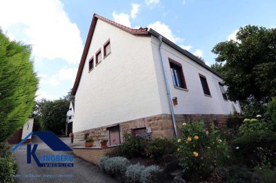 Doppelhaushälfte mit Garagen, Grundstück und Garten idyllisch gelegen in Gladitz zu verkaufen!