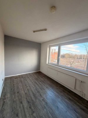 Helles 4-Zimmer-Wohnung mit Balkon in Duisburg