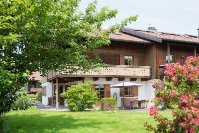 HOLZKIRCHEN HAID - FAMILIENFREUNDLICHES LANDHAUS MIT VIEL PLATZ UND SONNENGARTEN