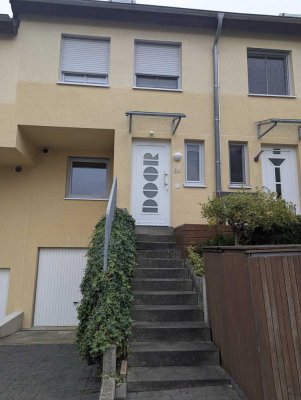 Reihenhaus mit 5 Zimmern in Mülheim Saarn