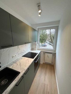 Wunderschöne, renovierte und möblierte Wohnung inkl. EBK in München Obersendling