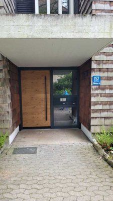 Exklusive, gepflegte 4-Zimmer-Wohnung mit gehobener Innenausstattung mit EBK in München Solln