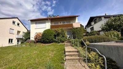 Zweifamilienhaus mit Potenzial in toller Wohnlage mit Aussicht