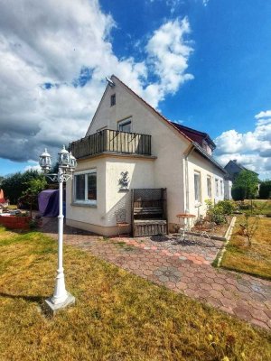 RESERVIERT***Liebevoll gepflegte DHH für die kleine Familie mit großem Grundstück***