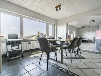 *** Einfamilienhaus mit Panorama: Hanglage trifft Gartenidylle in Oppershofen***