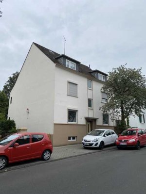 Top sanierte EG-Wohnung in SG-Ohligs mit unverbaubarer Lage
Nähe ehemaliger St.-Lukas-Klinik