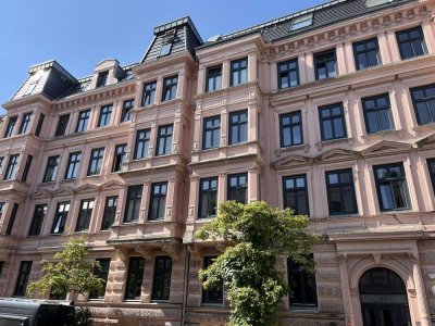 Toll renovierte 4-Zimmer Jugendstilwohnung mit 2 Balkonen in Altona sucht neuen Eigentümer!