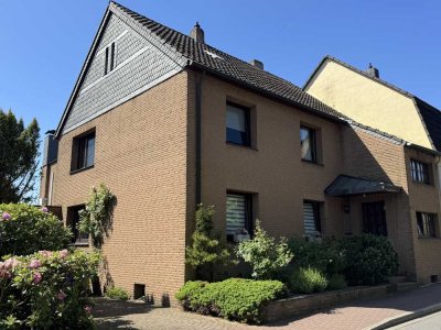 Ein- bzw. Zweifamilienhaus: Gute Gelegenheit für Haus- und Gartenliebhaber