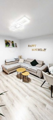 Pfiffige & Stilvoll renovierte 2-Zimmer EG-Whg. m. schickem Grundriss inkl. Balkon & TG-Stellplatz