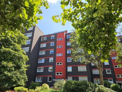 Gut geschnittene Eigentumswohnung mit ca. 99 m² Wohnfläche, 4 Zimmern und Balkon