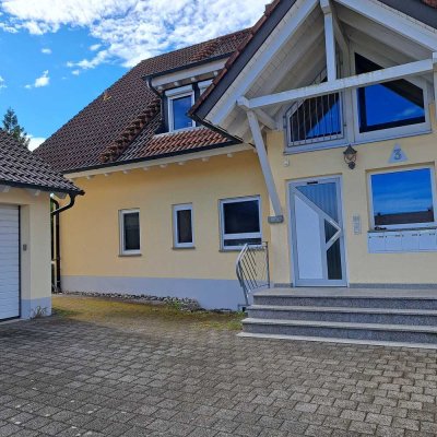 Sehr schöne 4 Zimmer Maisonette Whg.