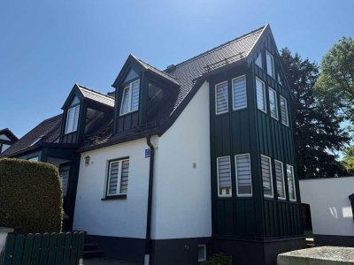 Doppelhaushälfte im Grünen mit Garten und guter Anbindung