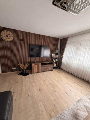 Geräumiges 7-Zimmer-Reihenmittelhaus in Stuttgart-Rohracker mit 152 m² Grundstück