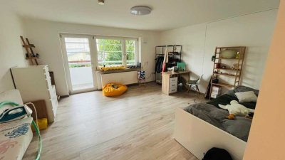 ELEGANT & HELL!!! Komplett sanierte 3,5-Zimmer-Wohnung mit großem Süd-Balkon