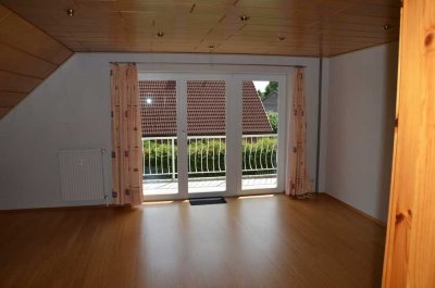 Freundliche und gepflegte 3-Zimmer-Wohnung mit gehobener Innenausstattung mit EBK in Aukrug