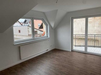Moderne frisch renovierte 3/4-Zimmer-Wohnung mit Balkon in Tauberbischofsheim