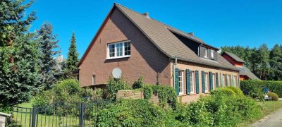 Beliebtes Backsteinhaus mit sep. Ferienhaus und Garage