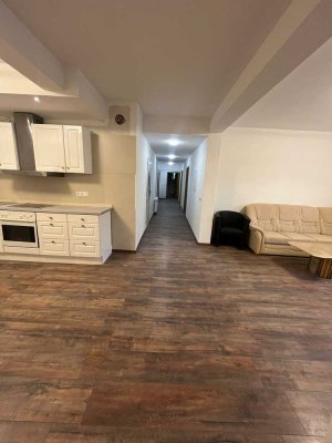 5-Zimmer Erdgeschosswohnung in Bad König mit EBK und Garten