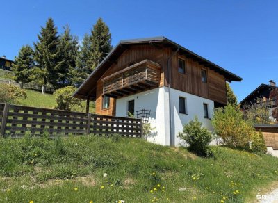 Freizeitwohnsitz! Charmantes Ferienhaus mit herrlicher Aussicht am Rainsberg in Reichenfels!