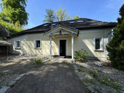 Einzigartiges Einfamilienhaus mit malerischen Stuckdecken