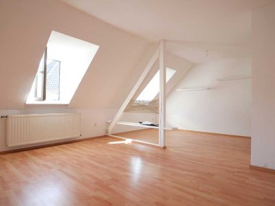 helle und freundliche 2-Raum-DG-Wohnung in Krefeld