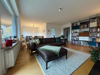 Wunderschöne und hochwertig modernisierte 4-Zimmer-Wohnung in bevorzugter Lage in S-Schönberg