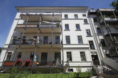 Wunderschöne 3-Zimmer-Wohnung mit Balkon und Gartenanteil in Best-Lage