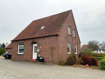 Saniertes Einfamilienhaus mit Einliegerwohnung in Schortens