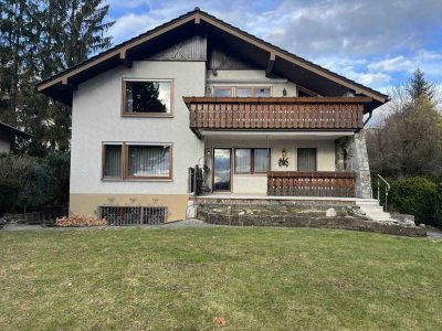 73207 Plochingen: Großes Zweifamilienhaus in herrlicher Aussichtslage + ELW, 2 Garagen + Stellplätze