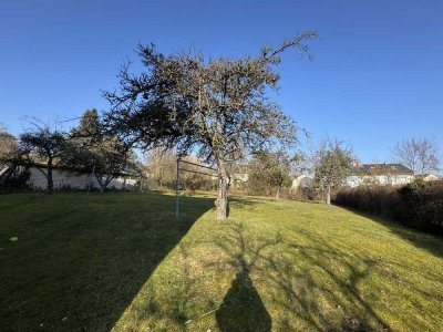 Exklusive 4-Zimmer-Wohnung in der Lehmgrubensiedlung, liebevoll saniert mit Balkon und Garten !