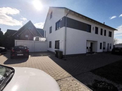 Moderne 2-Zimmer-Wohnung mit großzügigem Wohn-/Essbereich und offener Küche, zusätzlicher Speisekamm